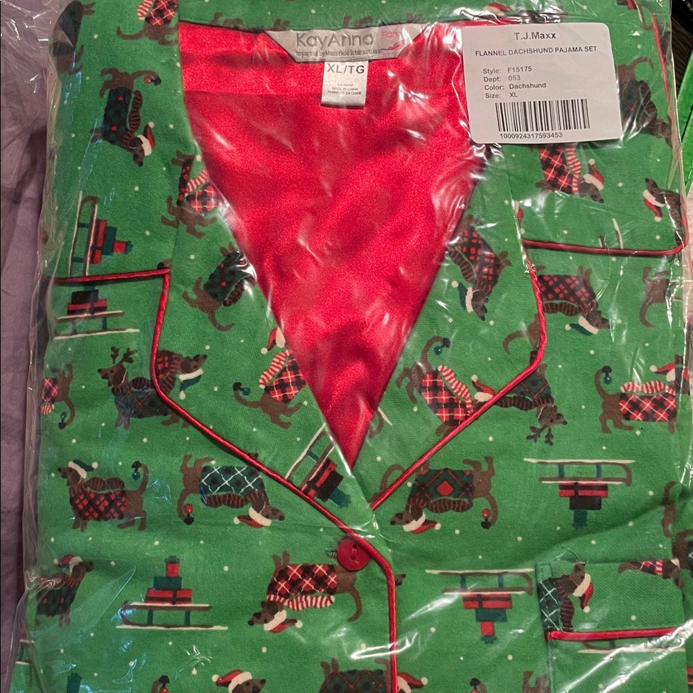 Adorable cotton 2 piece flannel dachshund themed dachshund pajama top & pant set - Picture 7 of 7